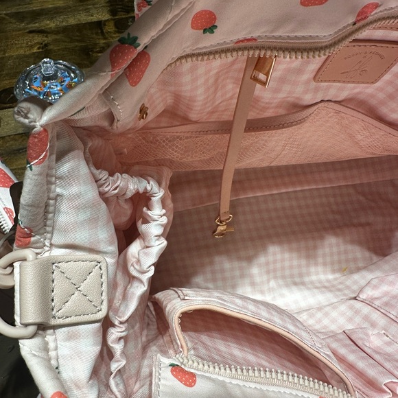 Poppy and Peonies On The Go Tote Mini Strawberry Print - Picture 6 of 10